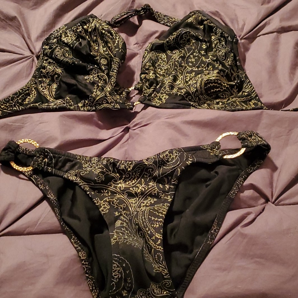 Venus gold and black ring bikini DD & 4